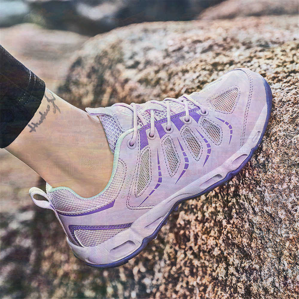 Sumer Round Tip Silver Sneaker - Tech Accessories Luxury 评论和价格