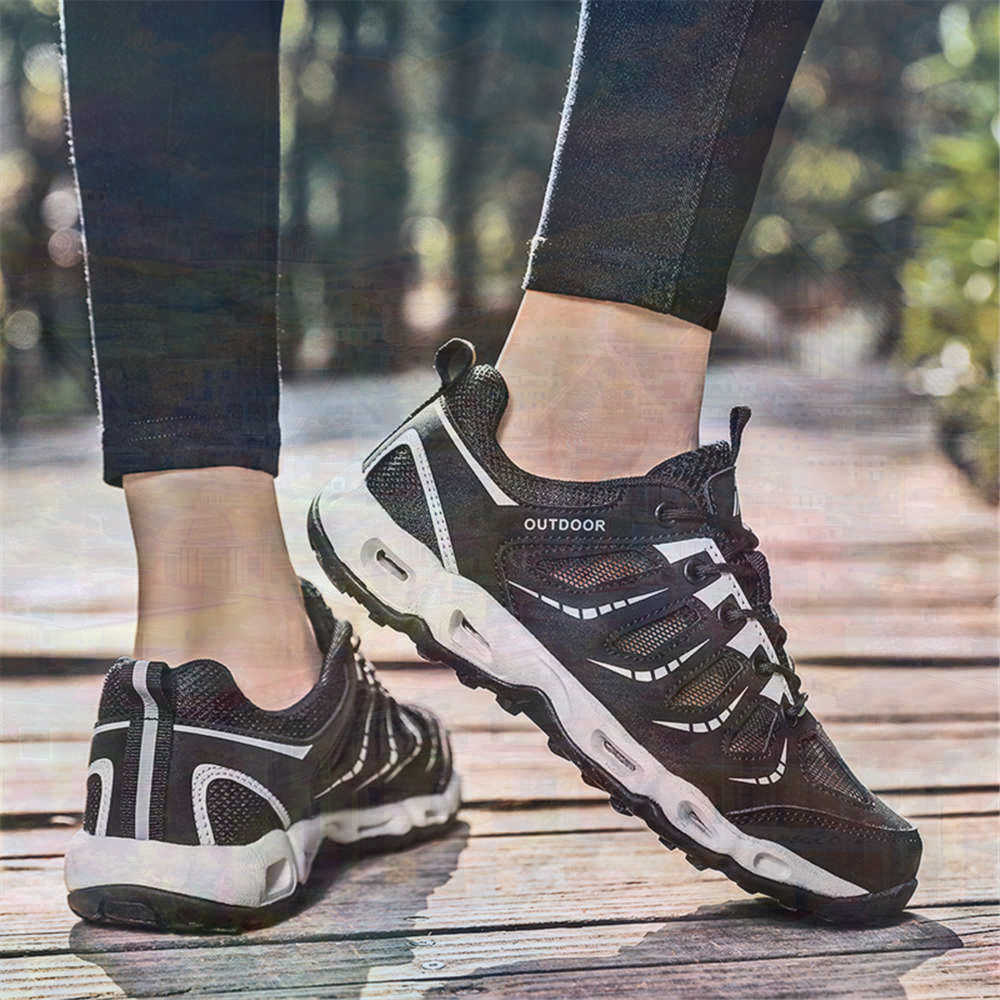Sumer Round Tip Silver Sneaker - Tech Accessories Luxury 评论和价格